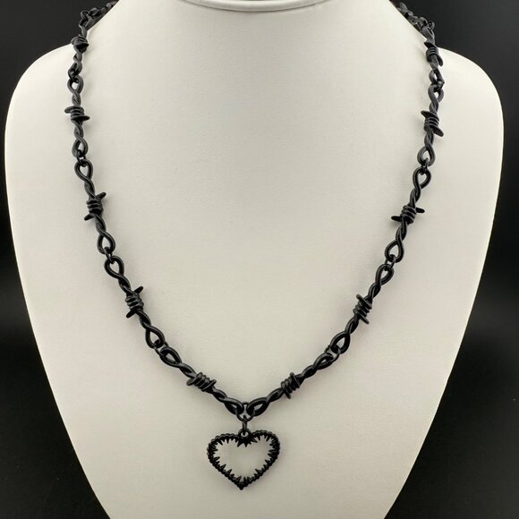 Barbed Wire Heart Pendant Black Chain Necklace Edgy Gothic Aesthetic Statement J - Picture 1 of 5